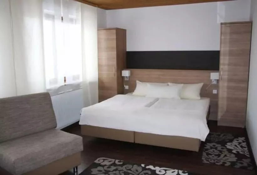 Majatalo Landgasthof Lowen