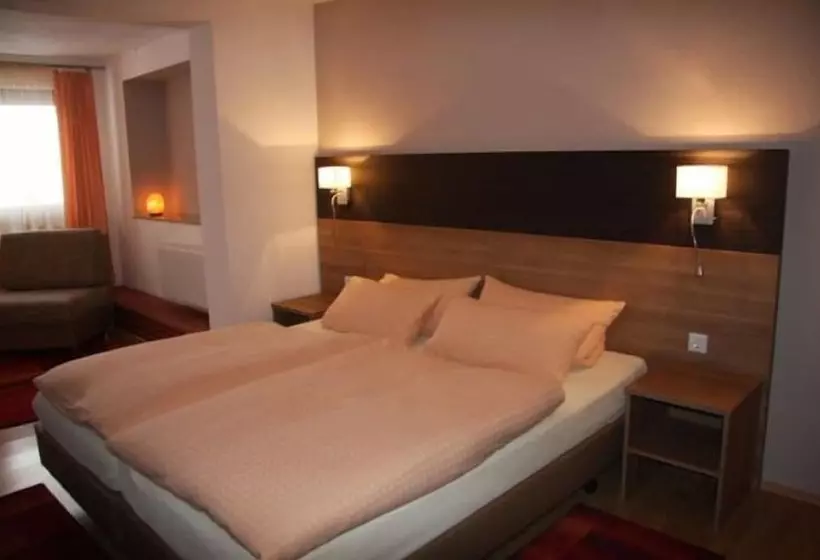 Majatalo Landgasthof Lowen