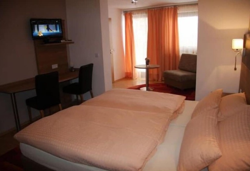 펜션 Landgasthof Lowen