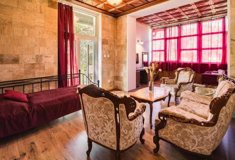 ペンション Penzion Benatky