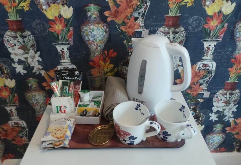 ペンション The Cherry Tree Guest House