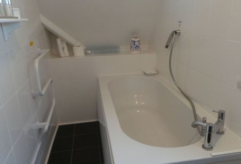 ペンション The Cherry Tree Guest House