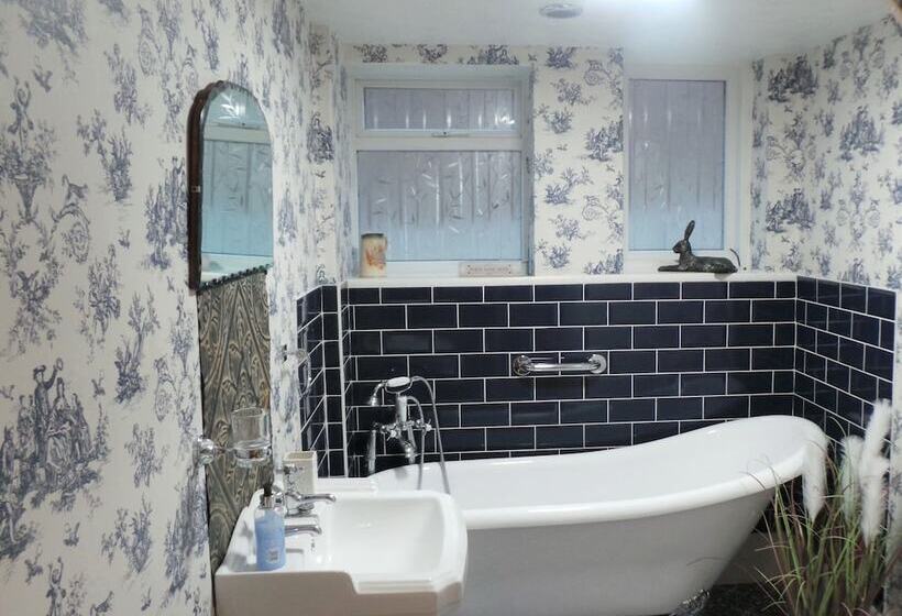 ペンション The Cherry Tree Guest House