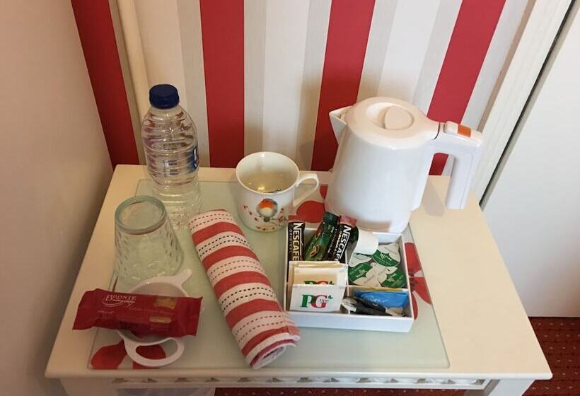 ペンション The Cherry Tree Guest House