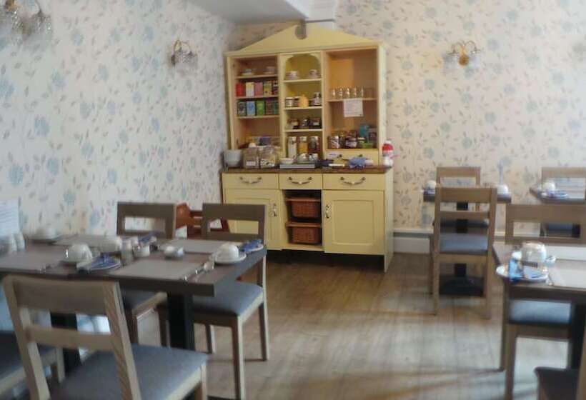 ペンション The Cherry Tree Guest House