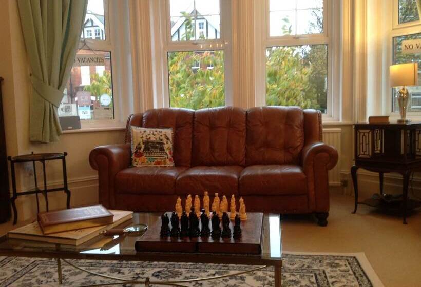 ペンション The Cherry Tree Guest House