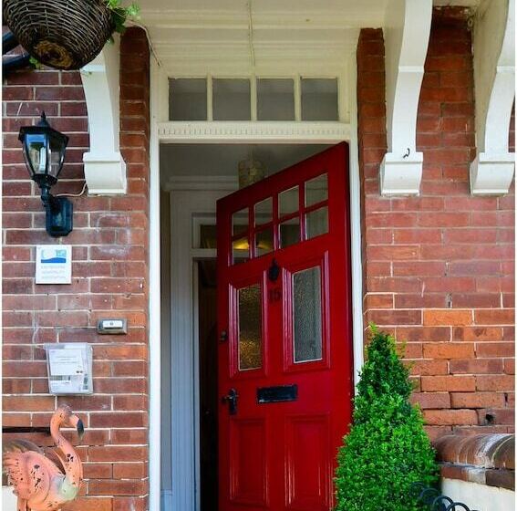 ペンション The Cherry Tree Guest House