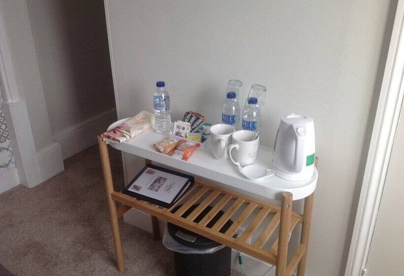 ペンション The Cherry Tree Guest House