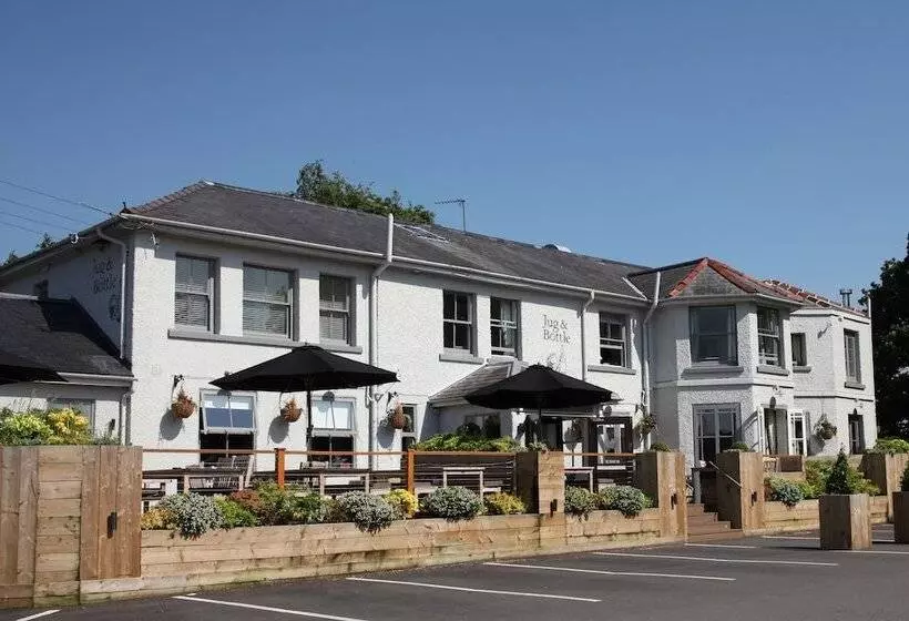 Majatalo The Jug And Bottle