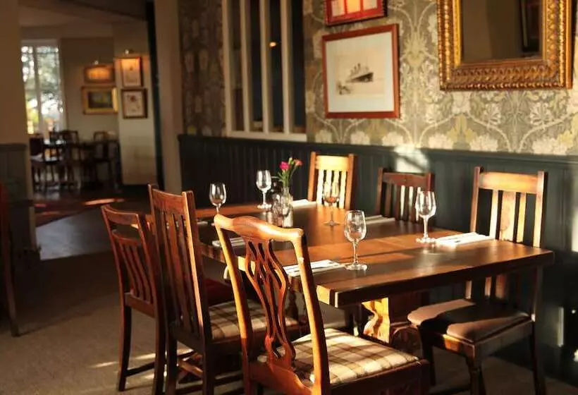 Majatalo The Jug And Bottle