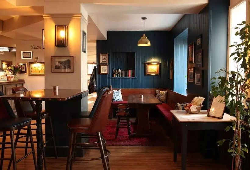 Majatalo The Jug And Bottle