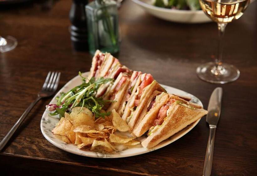 بنسيون The Jug And Bottle