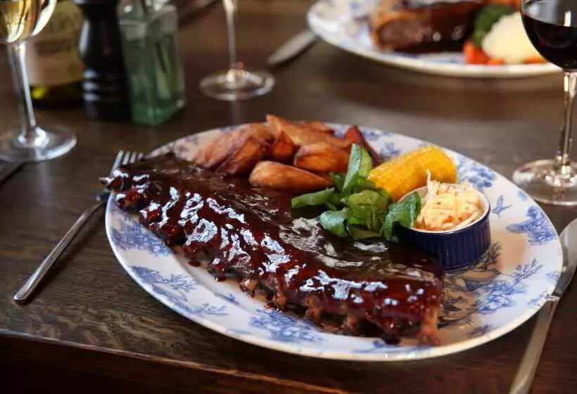 Majatalo The Jug And Bottle