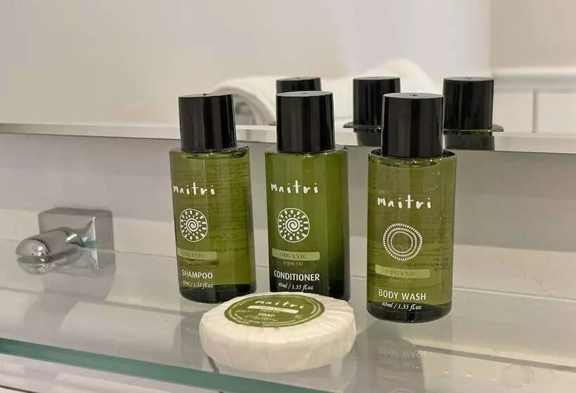 Majatalo The Jug And Bottle