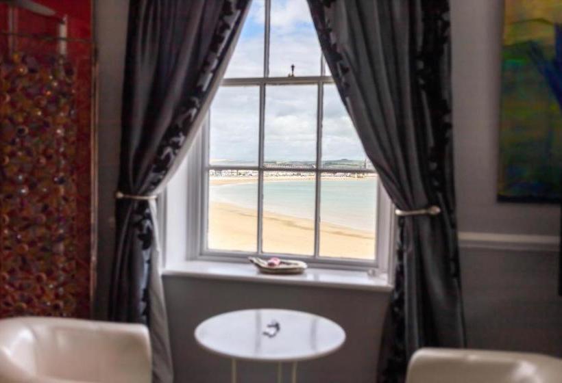 פנסיון The Roundhouse