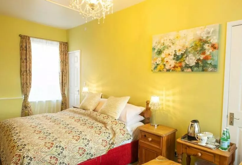 Majatalo The Tudor Rose