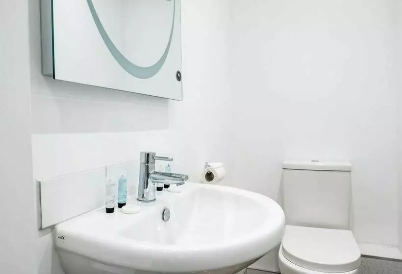 Majatalo The Tudor Rose