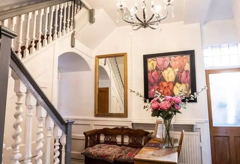 Majatalo The Tudor Rose