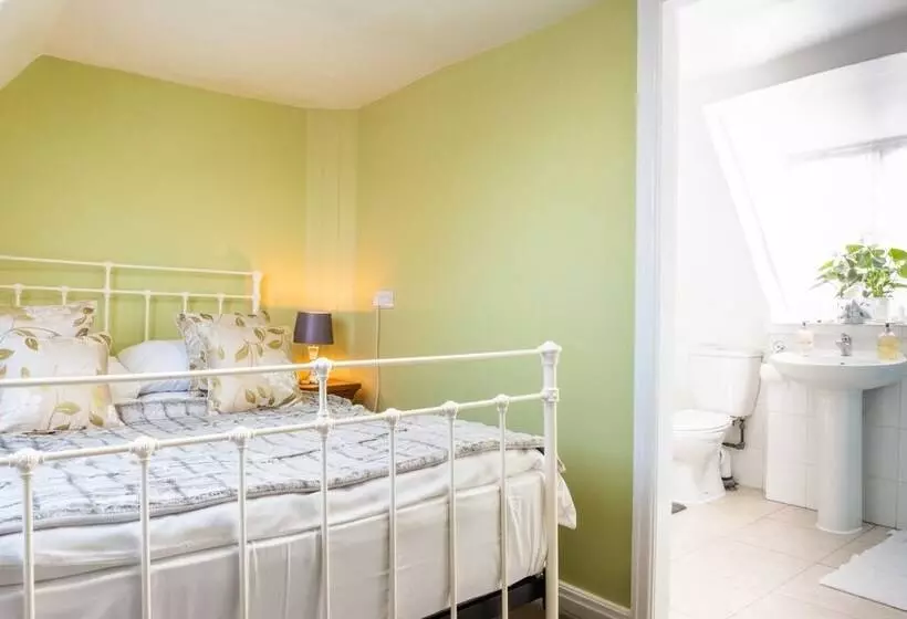 Majatalo The Tudor Rose