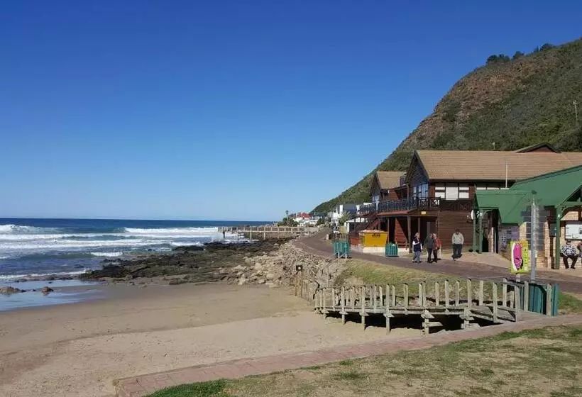 ペンション Waterside Lodge