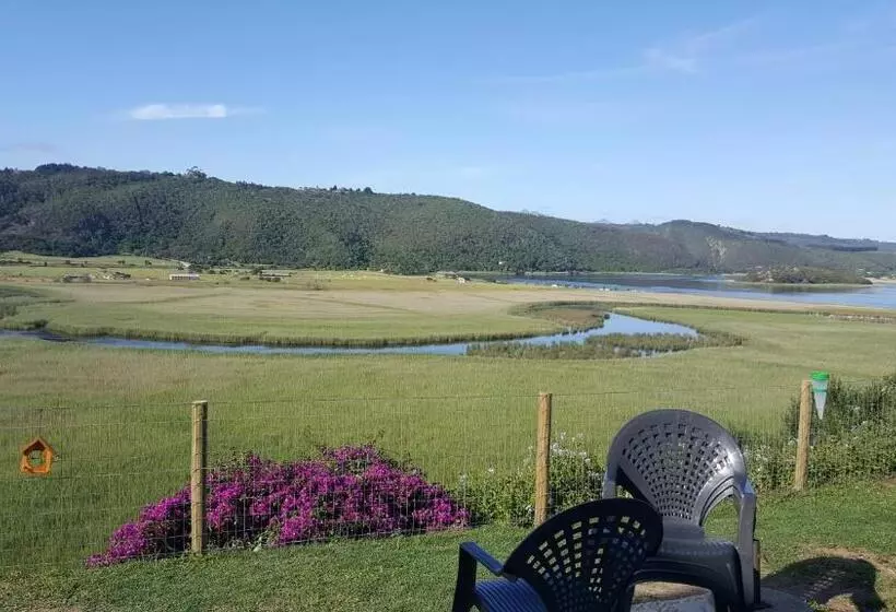 ペンション Waterside Lodge