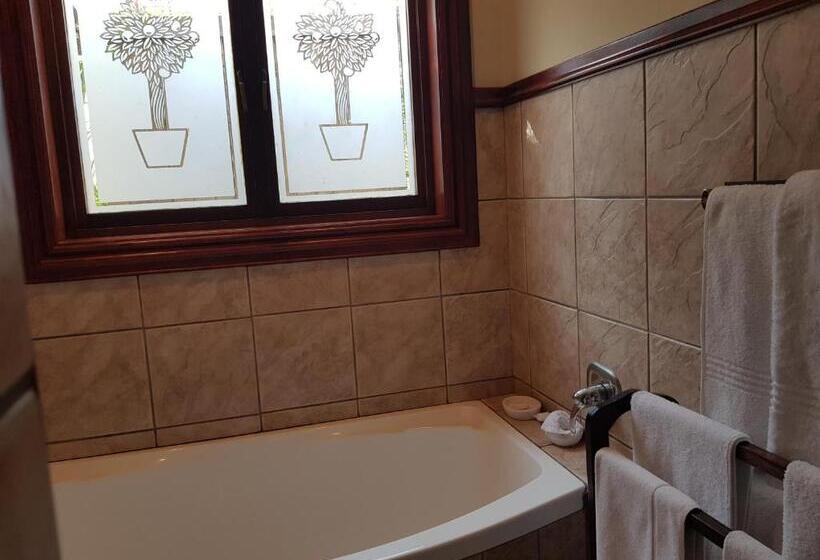 פנסיון Waterside Lodge