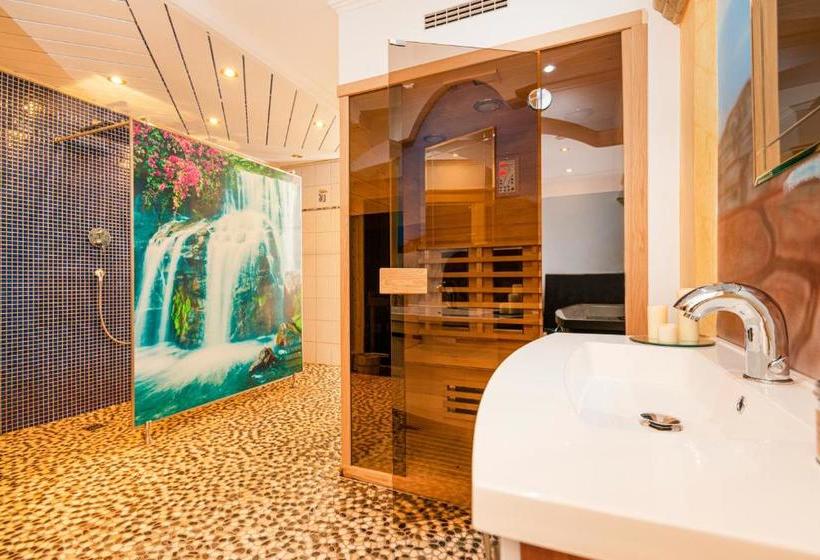 بنسيون Alpinspa Zur Post