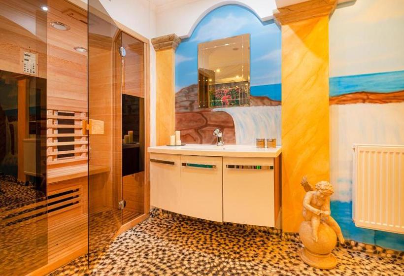 بنسيون Alpinspa Zur Post