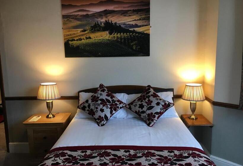 Ostello Lion And Fiddle