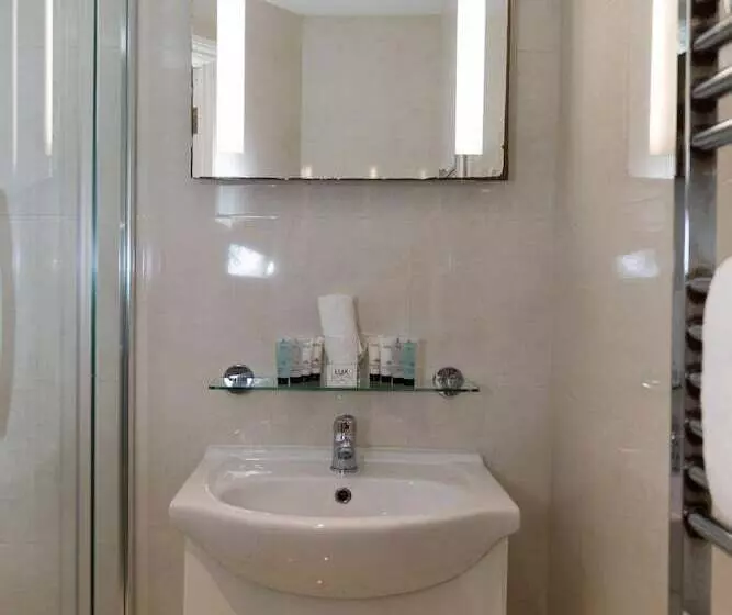 ユースホステル The Dewdrop Inn