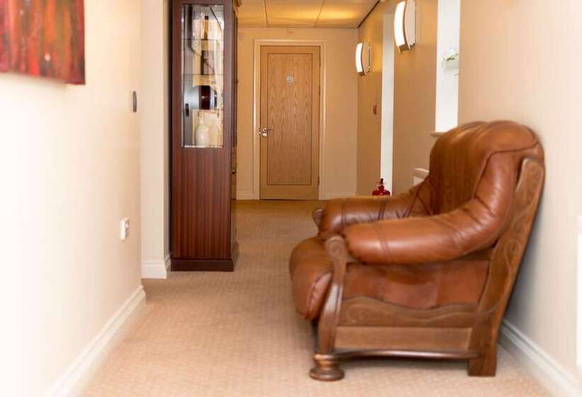 فندق صغير The Dewdrop Inn