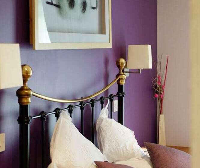 فندق صغير The Dewdrop Inn