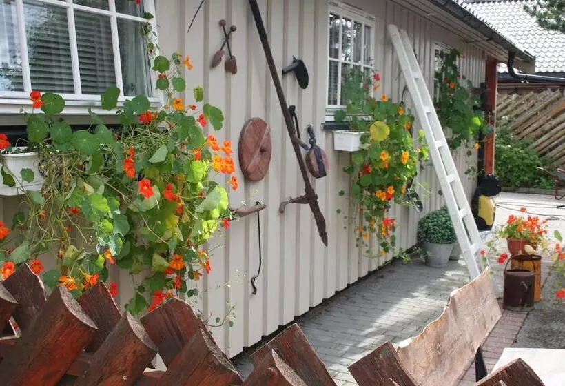 Retkeilymaja Vertshuset Fannarheimr   Bed &breakfast