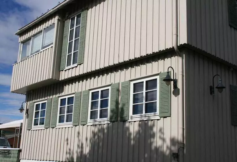 Retkeilymaja Vertshuset Fannarheimr   Bed &breakfast