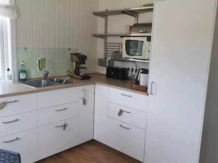 Retkeilymaja Vertshuset Fannarheimr   Bed &breakfast