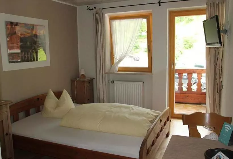 Majatalo Berggasthof Hummelei