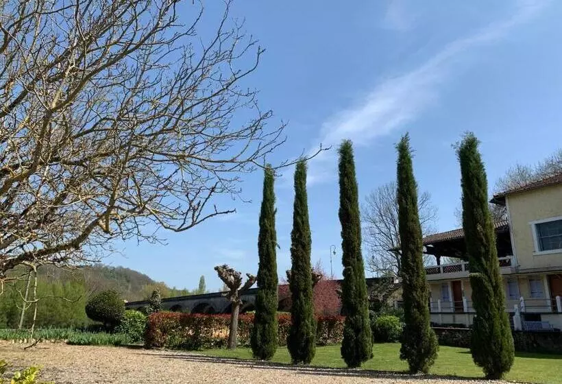 ペンション Brasseurs Du Pont   Microbrasserie Avec Chambres