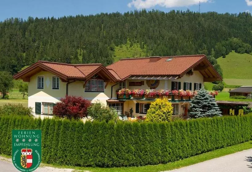 ペンション Haus Martina