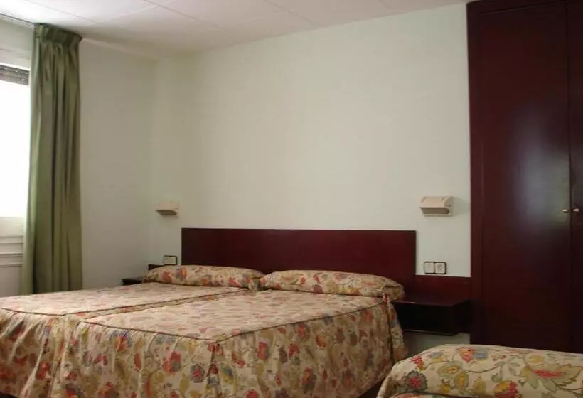 پانسیون Hostal Del Ripollès