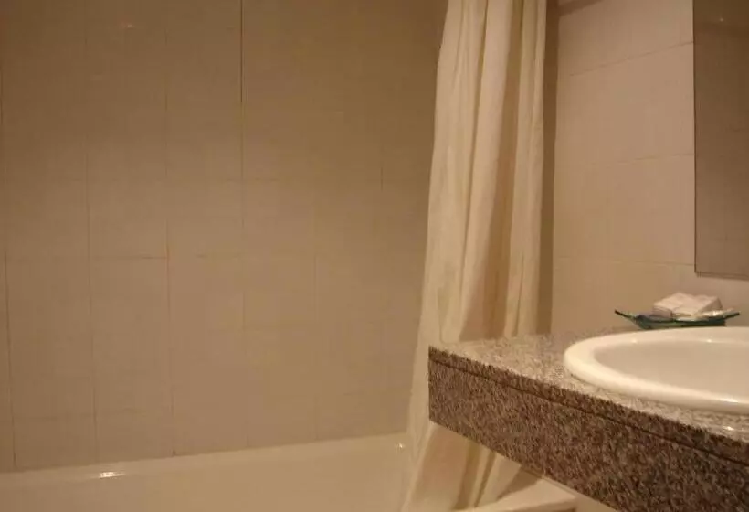 پانسیون Hostal Del Ripollès