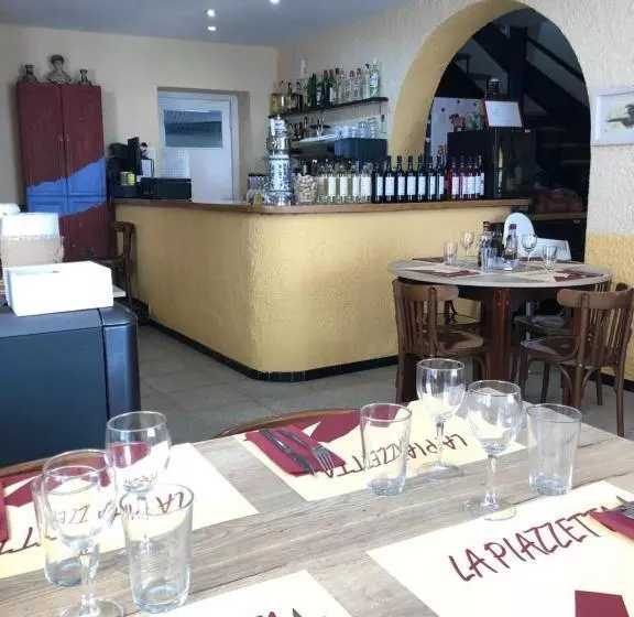 پانسیون Hostal Del Ripollès