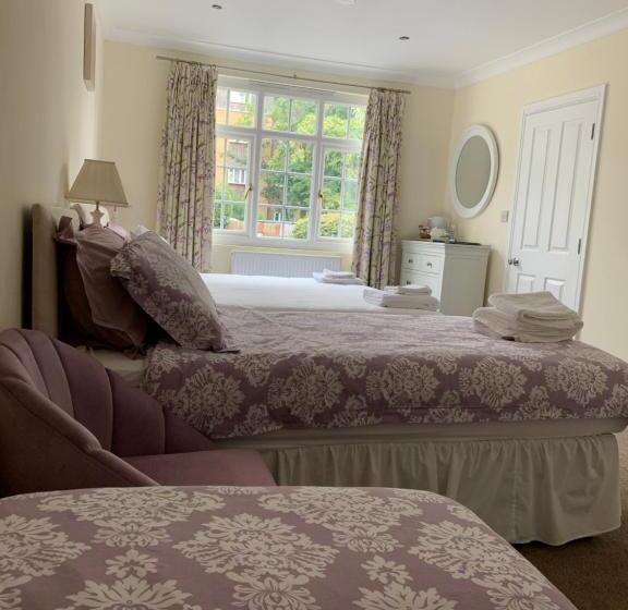 بنسيون Leverton House