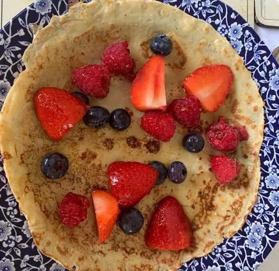 Majatalo Leverton House