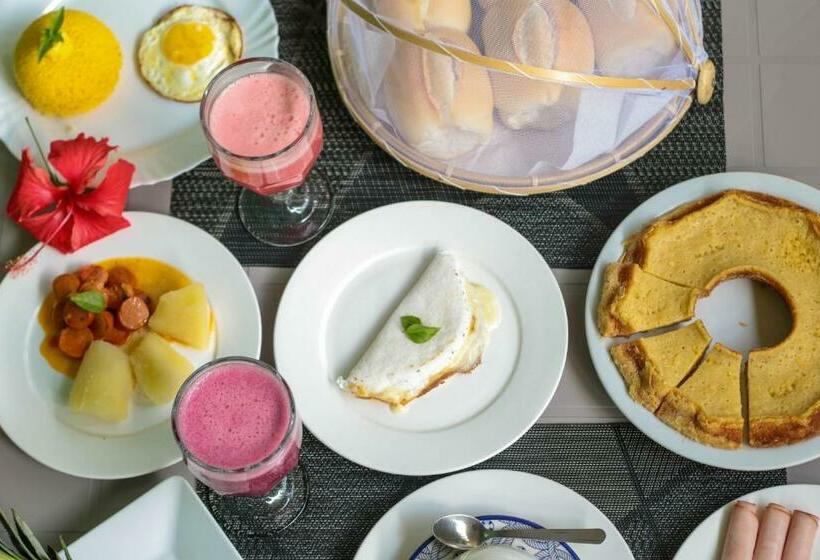 پانسیون Pousada Leão Marinho