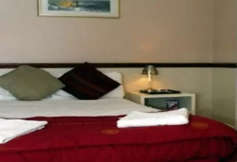 ペンション The Admirals Inn Guest House