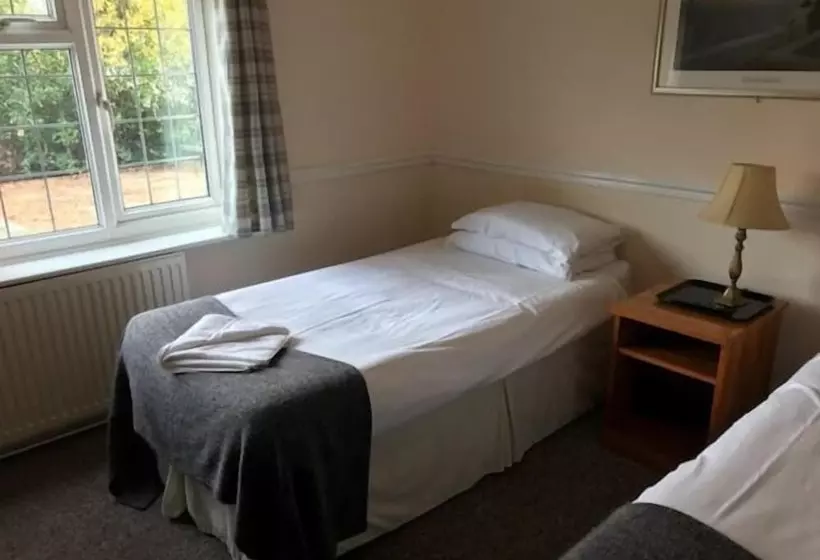 ペンション The Admirals Inn Guest House