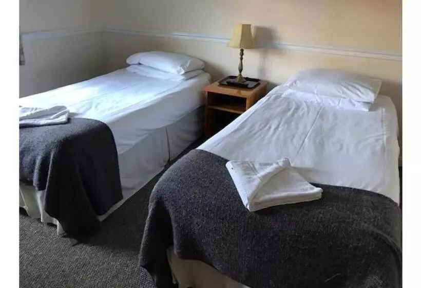 ペンション The Admirals Inn Guest House