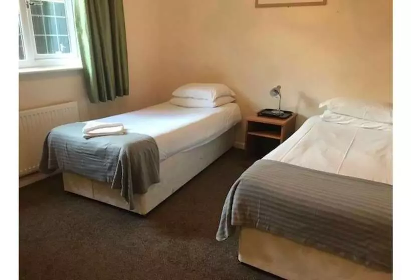 ペンション The Admirals Inn Guest House