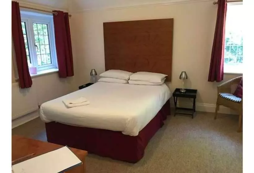 ペンション The Admirals Inn Guest House
