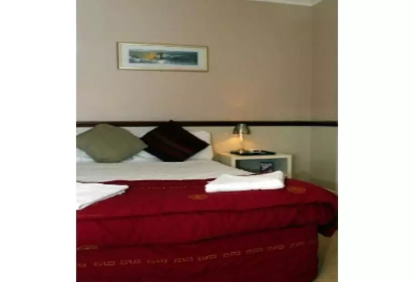 ペンション The Admirals Inn Guest House